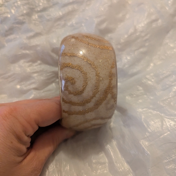 Amazing cream and gold sparkles wide bangle bracelet - Picture 4 of 7